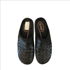 Klogs Footwear Leather Basket Weave Size 8.5